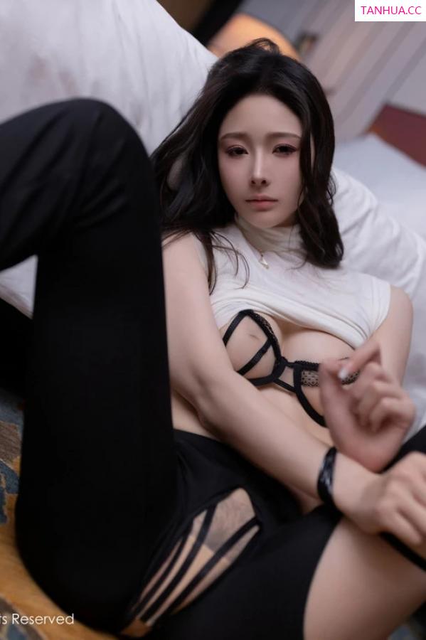 逗逗DouDou  [XiuRen]高清写真图 2024.03.21 No.8270 小逗逗 性感美臀第31张图片